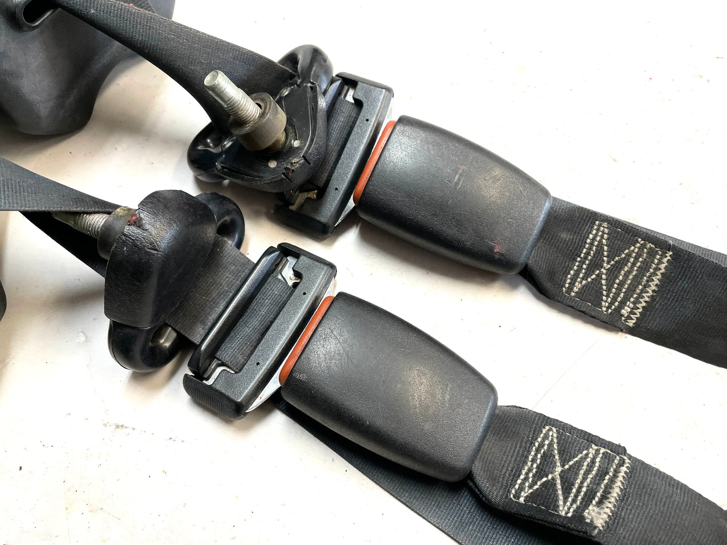 Cinturones de asiento trasero Jeep TJ 03-06, retractor de cinturón de hombro Wrangler, pernos hembra 