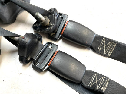 Cinturones de asiento trasero Jeep TJ 03-06, retractor de cinturón de hombro Wrangler, pernos hembra 