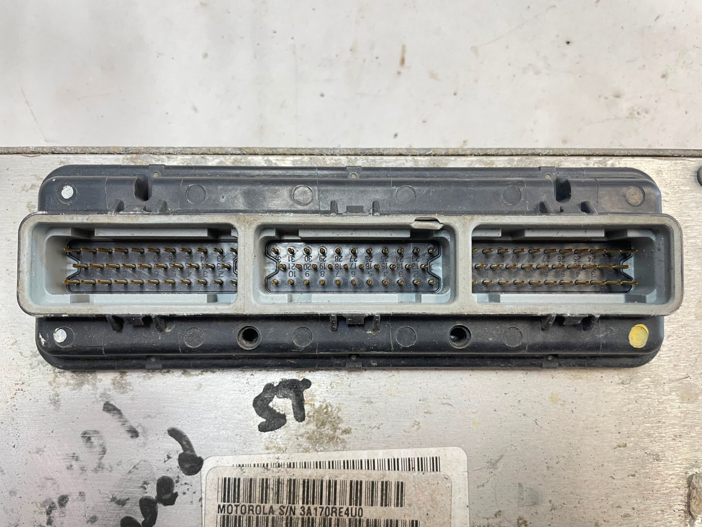 02 Jeep TJ Wrangler ECM 4.0 computer 6 cylinder manual transmission P56041945AE