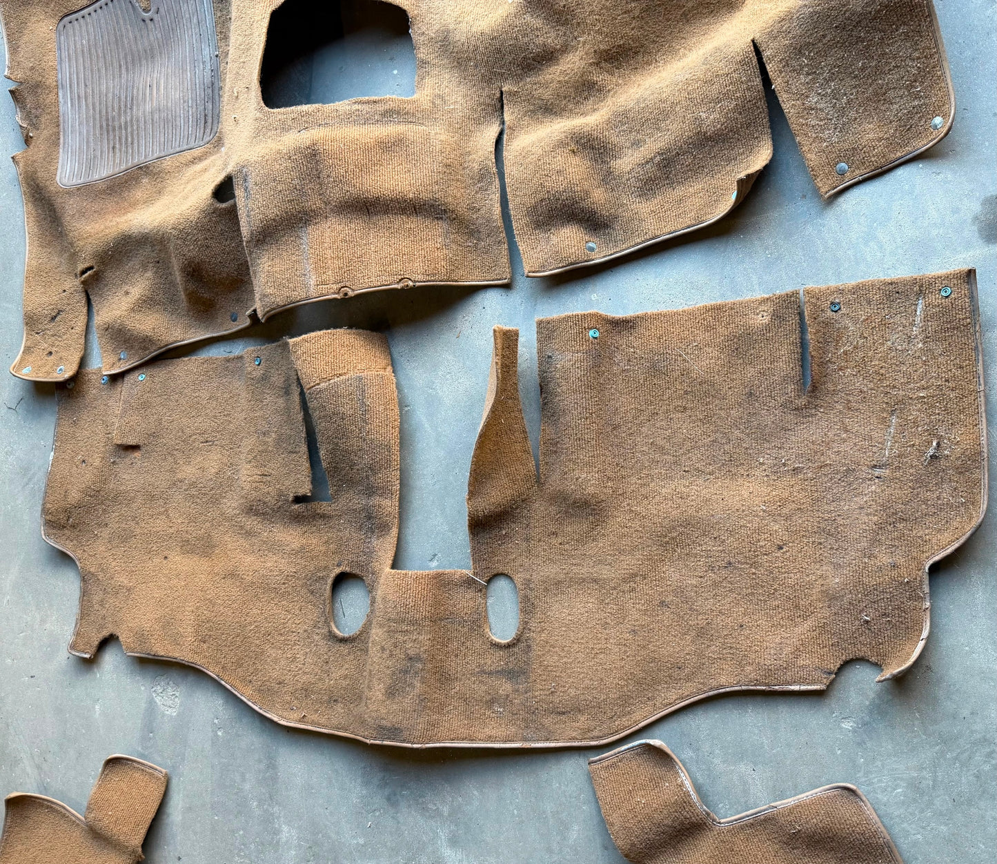 Jeep YJ factory tan carpet fits 87-95 Wrangler FREE SHIPPING