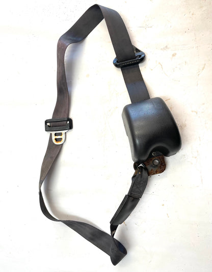 Jeep YJ Wrangler front seat belt shoulder harness Passenger Right fits 92-95