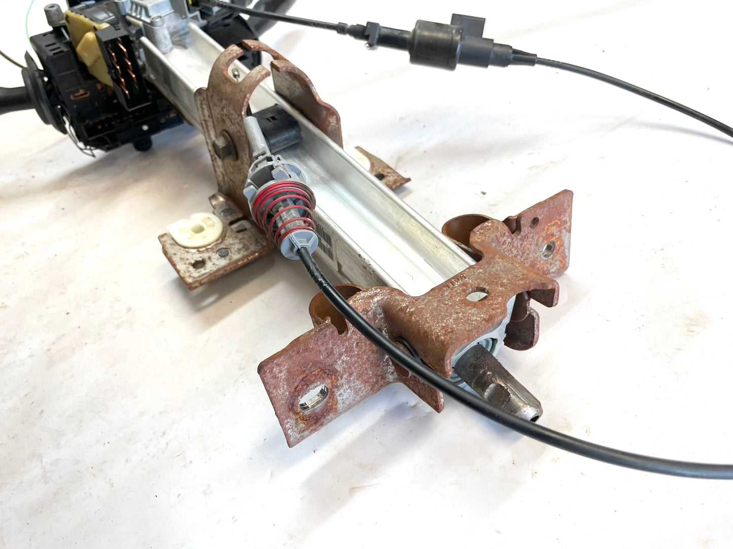 03-06 Jeep Wrangler TJ Steering Column n Key Auto Transmission 5057078AA