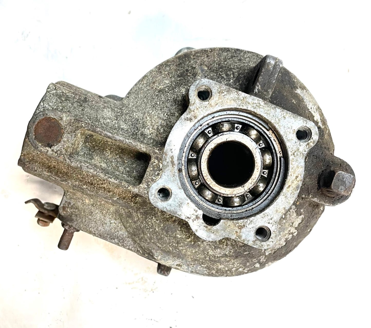 Jeep Quadratrac transfer case low range CASE only BW 1339 1305 reduction unit