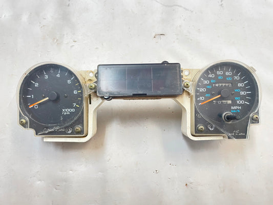 Jeep YJ Wrangler gauge cluster speedometer tachometer 147,714 gauges fits 92-95