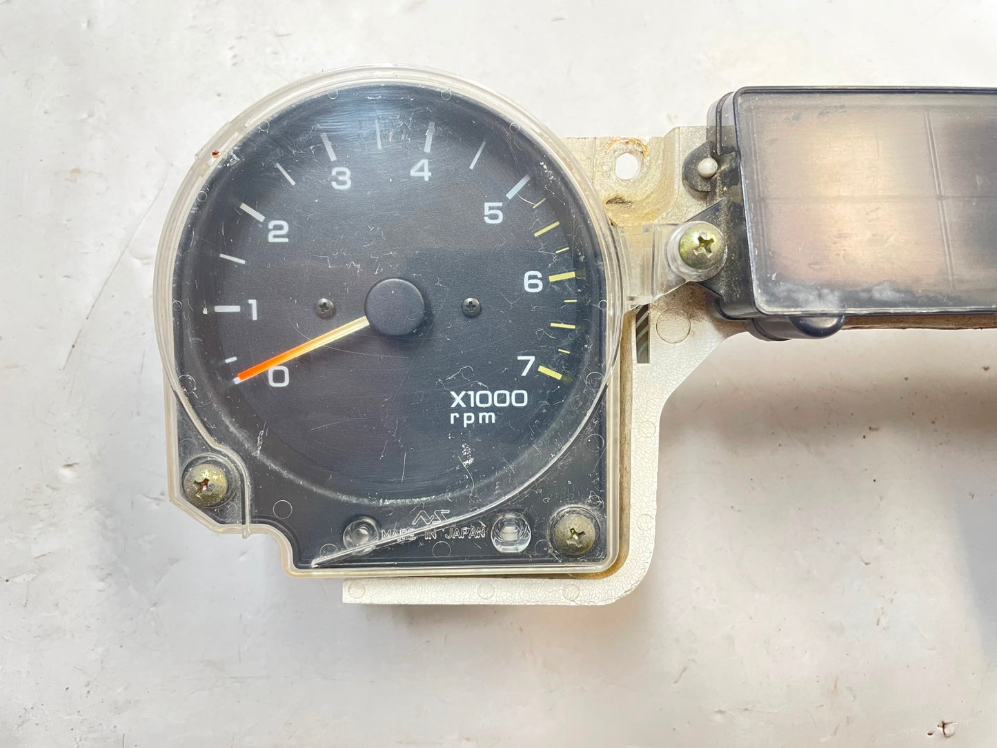 Jeep YJ Wrangler gauge cluster speedometer tachometer 147,714 gauges fits 92-95