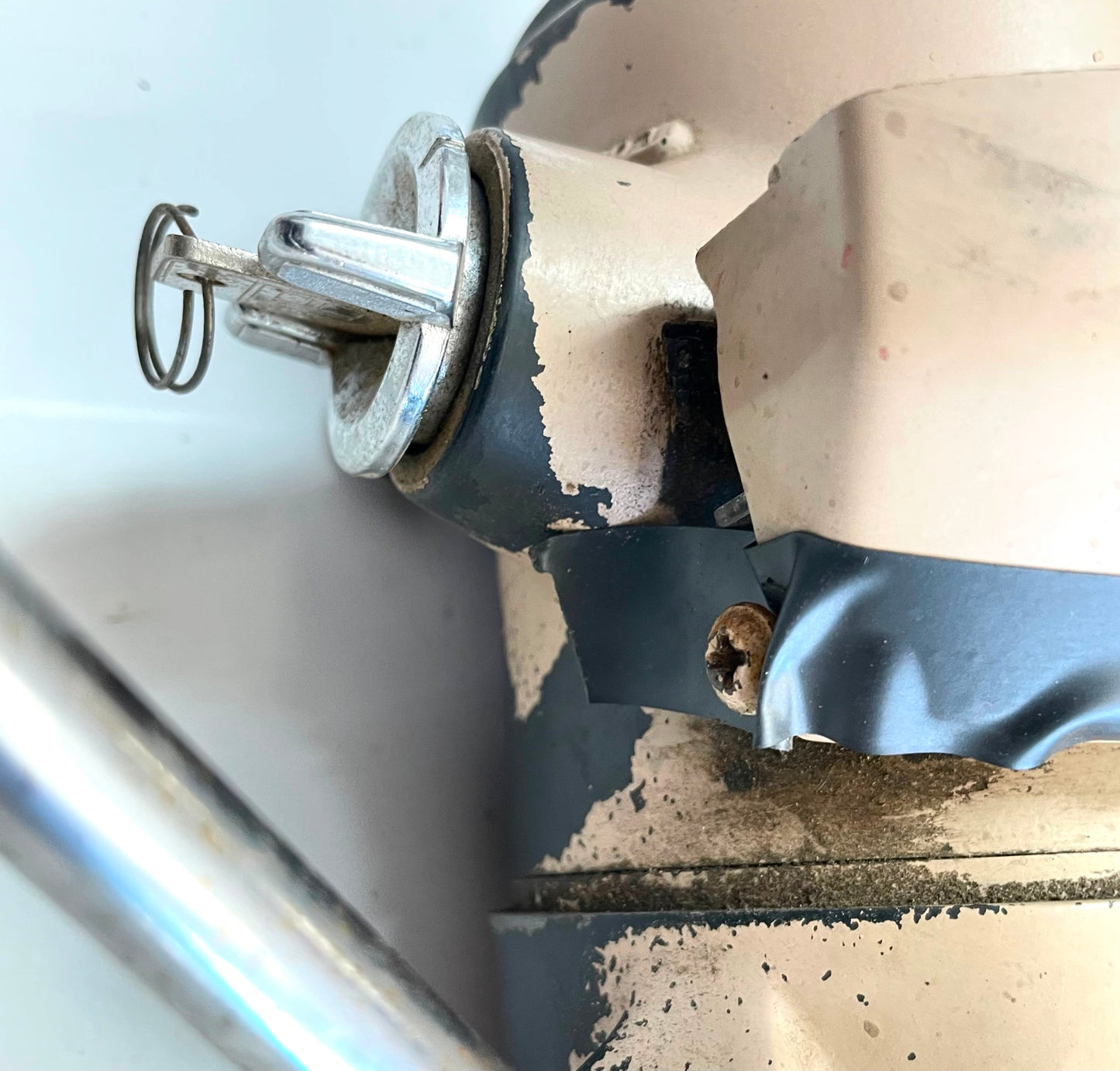 Jeep YJ Tilt Automatic Steering Column trim tan 87-95 Wrangler READ AD