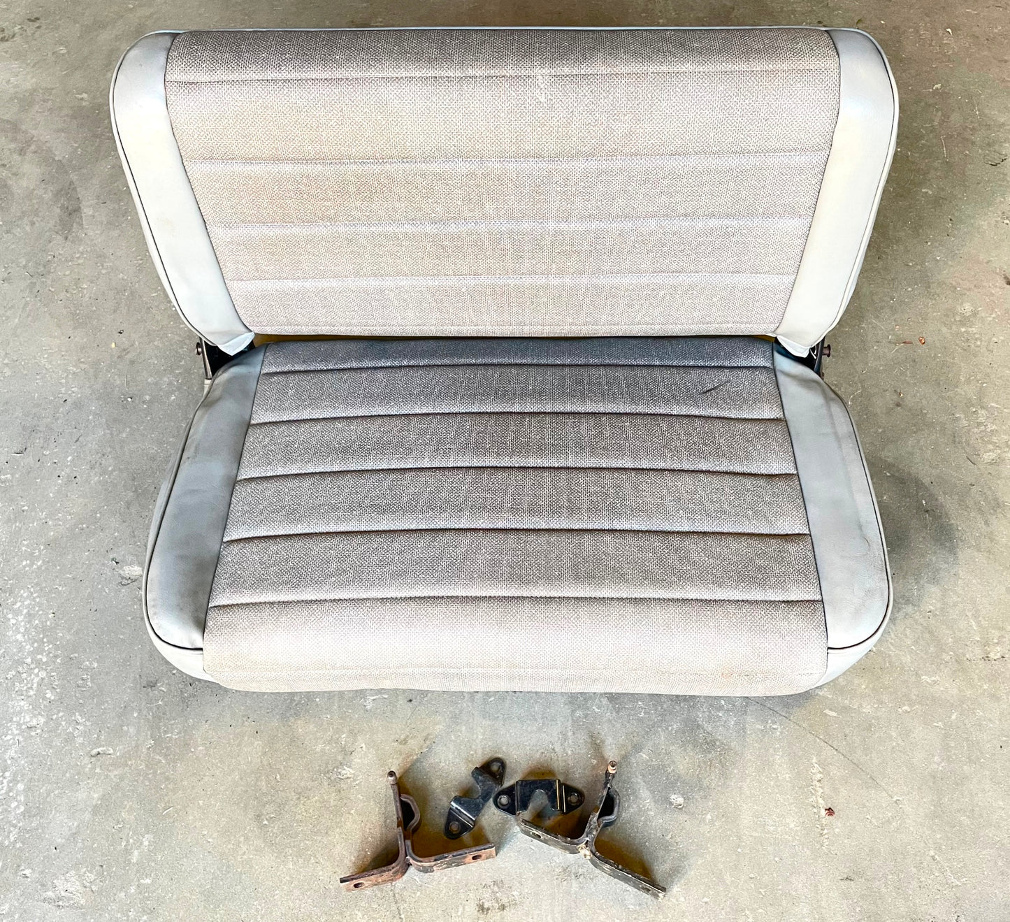 Jeep YJ Wrangler back seat with brackets factory folding CJ7 grey fold & tumble