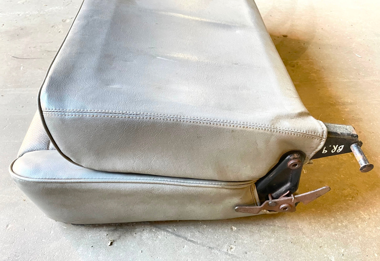 Jeep YJ Wrangler back seat with brackets factory folding CJ7 grey fold & tumble