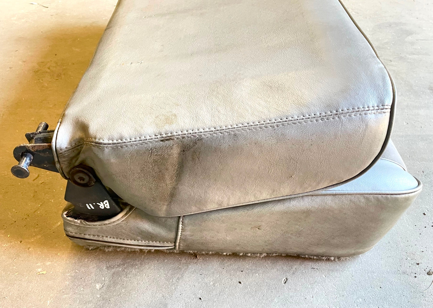 Jeep YJ Wrangler back seat with brackets factory folding CJ7 grey fold n' tumble