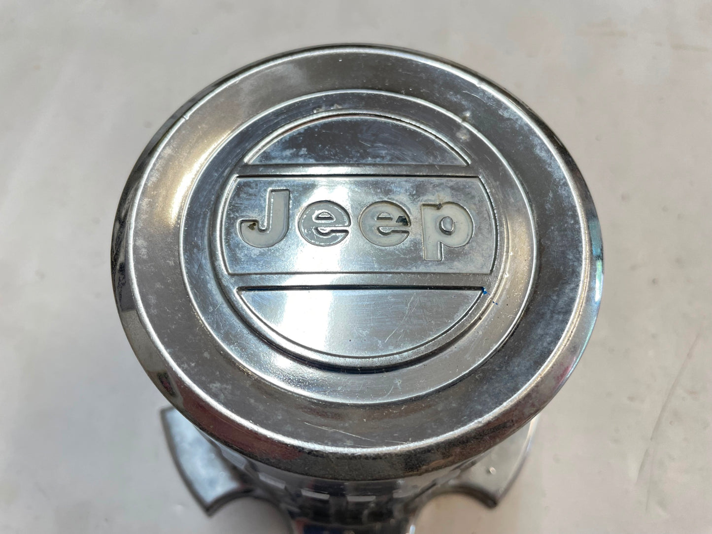 Full Size Jeep 6 lug wheel center cap 5359619 5352792 chrome Cherokee J10