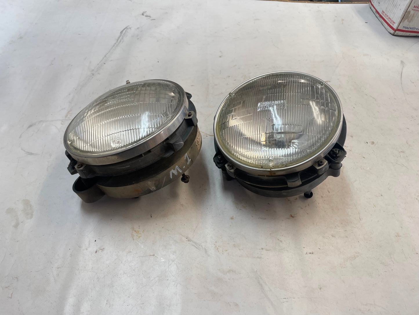 Jeep TJ Wrangler Head Light Buckets chrome retainers bulbs adjusters Left Right