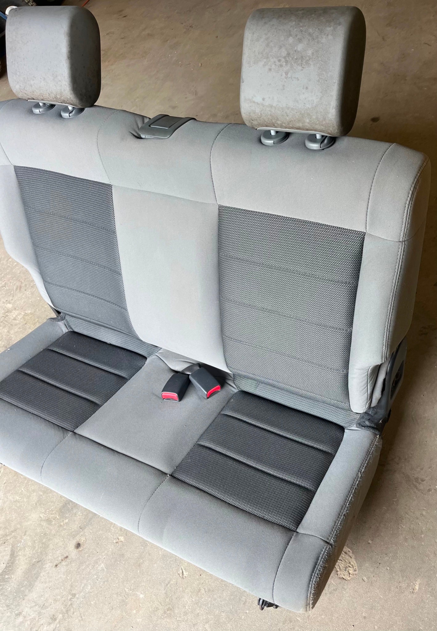 Jeep JK Wrangler back Seat 2 DOOR Grey factory folding rear 2007-2010 head rest