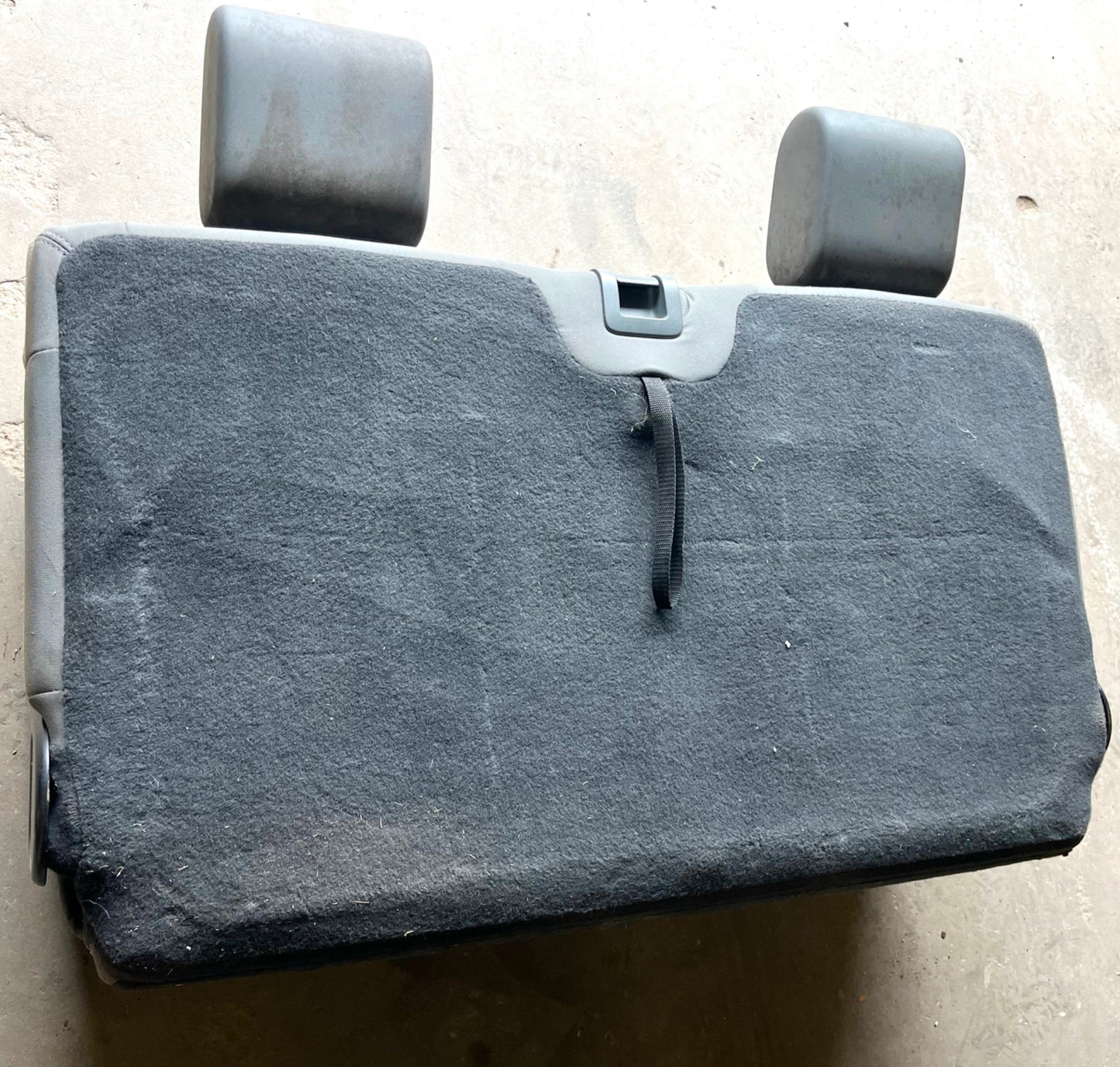 Jeep JK Wrangler back Seat 2 DOOR Grey factory folding rear 2007-2010 head rest