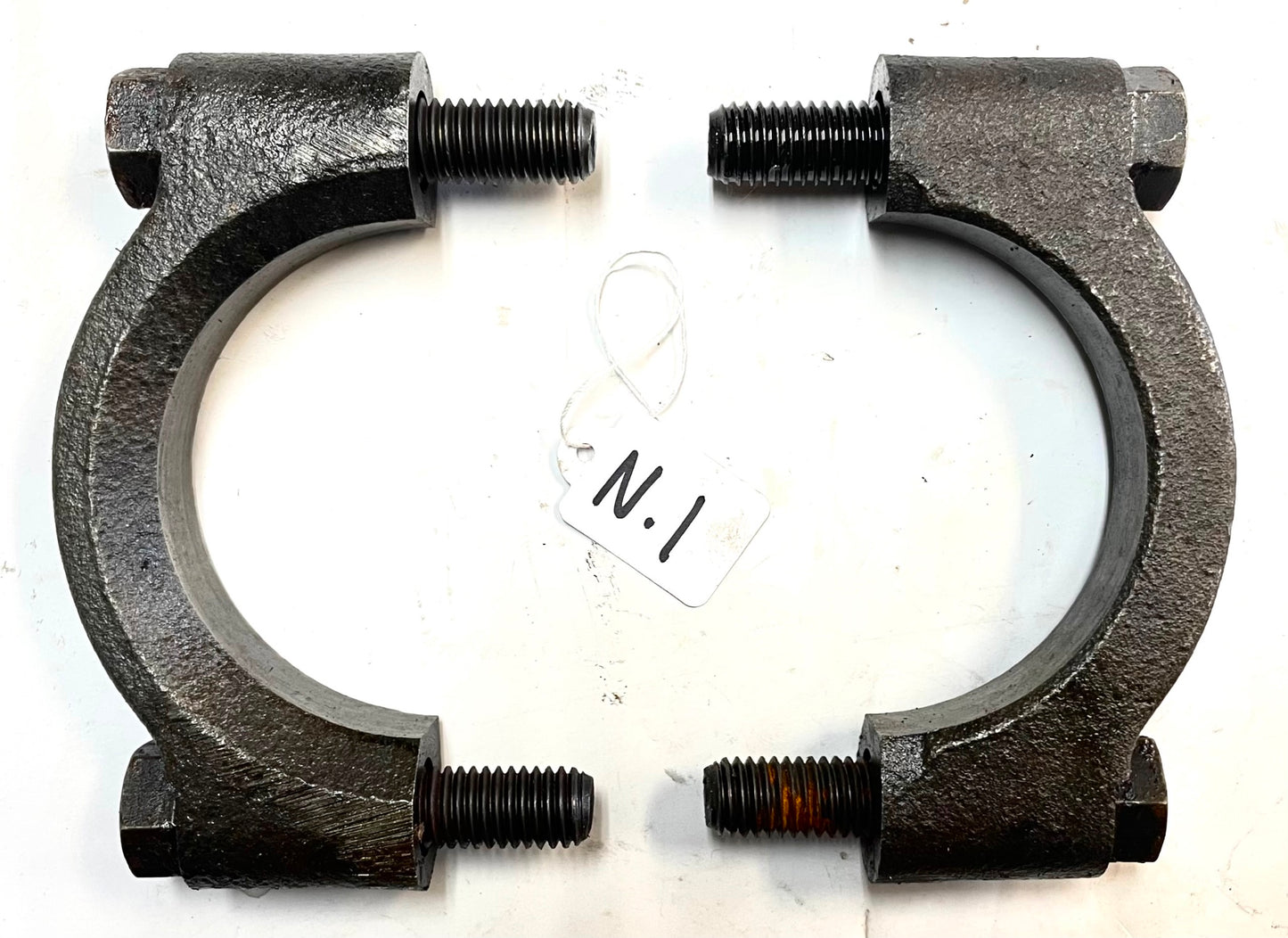 AMC 20 differential carrier bearing caps with bolts Jeep rear axle gears