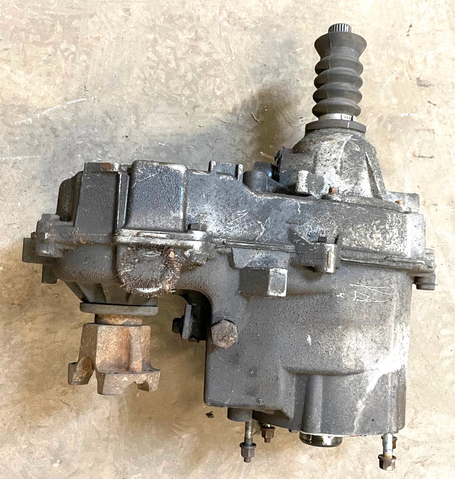 Jeep Wrangler TJ  NP 231 Transfer Case 21 Spline NP231 4 cylinder AX5 52099364AB