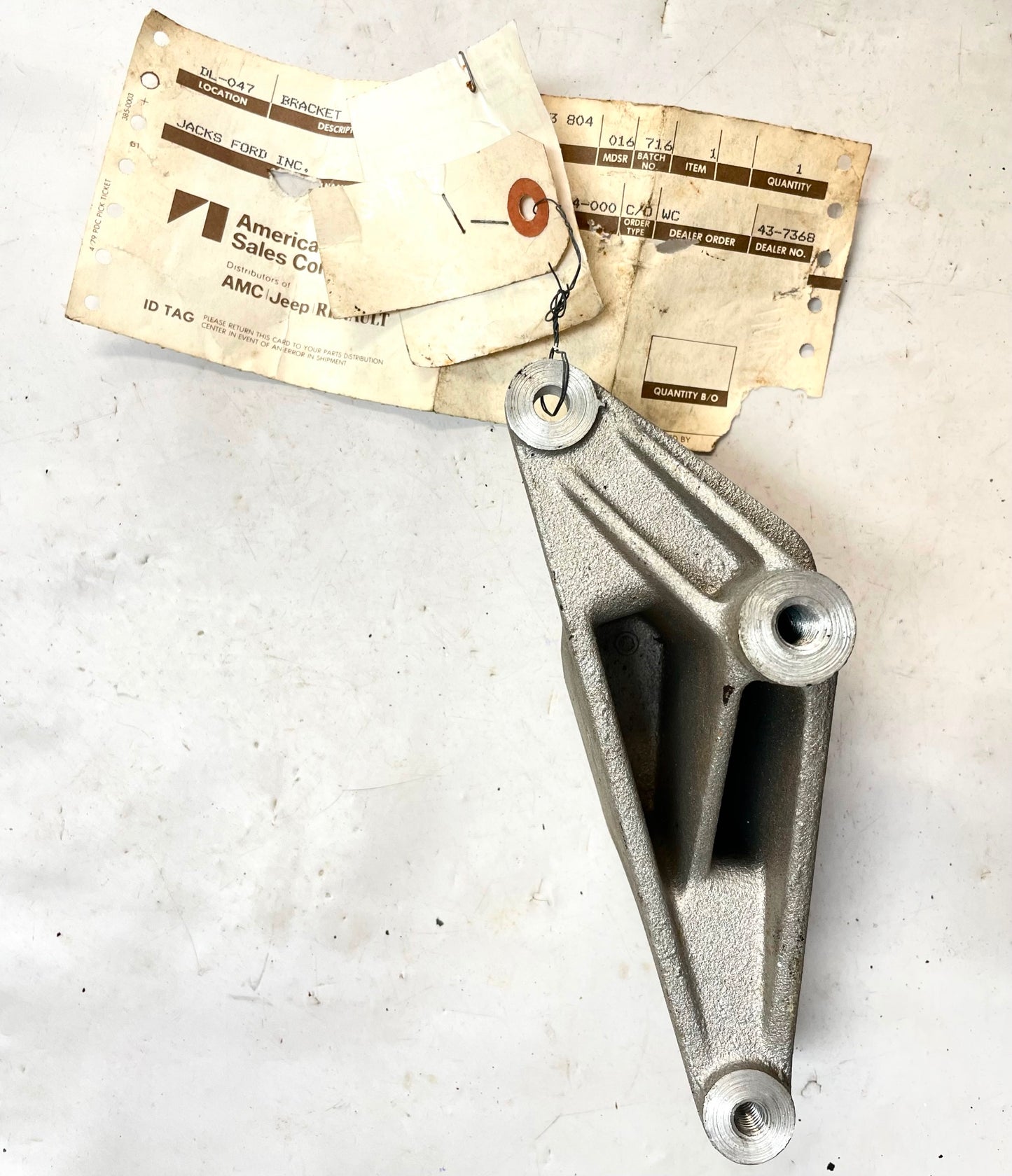 Jeep XJ idler pulley bracket fits 87-90 with no power steering 53003804