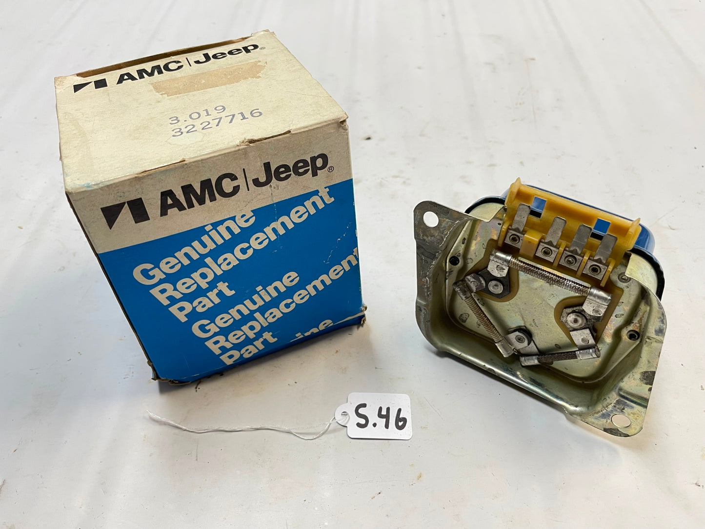 Jeep NOS voltage regulator CJ5 CJ7 Cherokee Wagoneer J10 3227716 Motorcraft