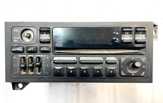 Jeep TJ Wrangler Factory Radio P04704373AE fits 97-02 CD player AM FM untested